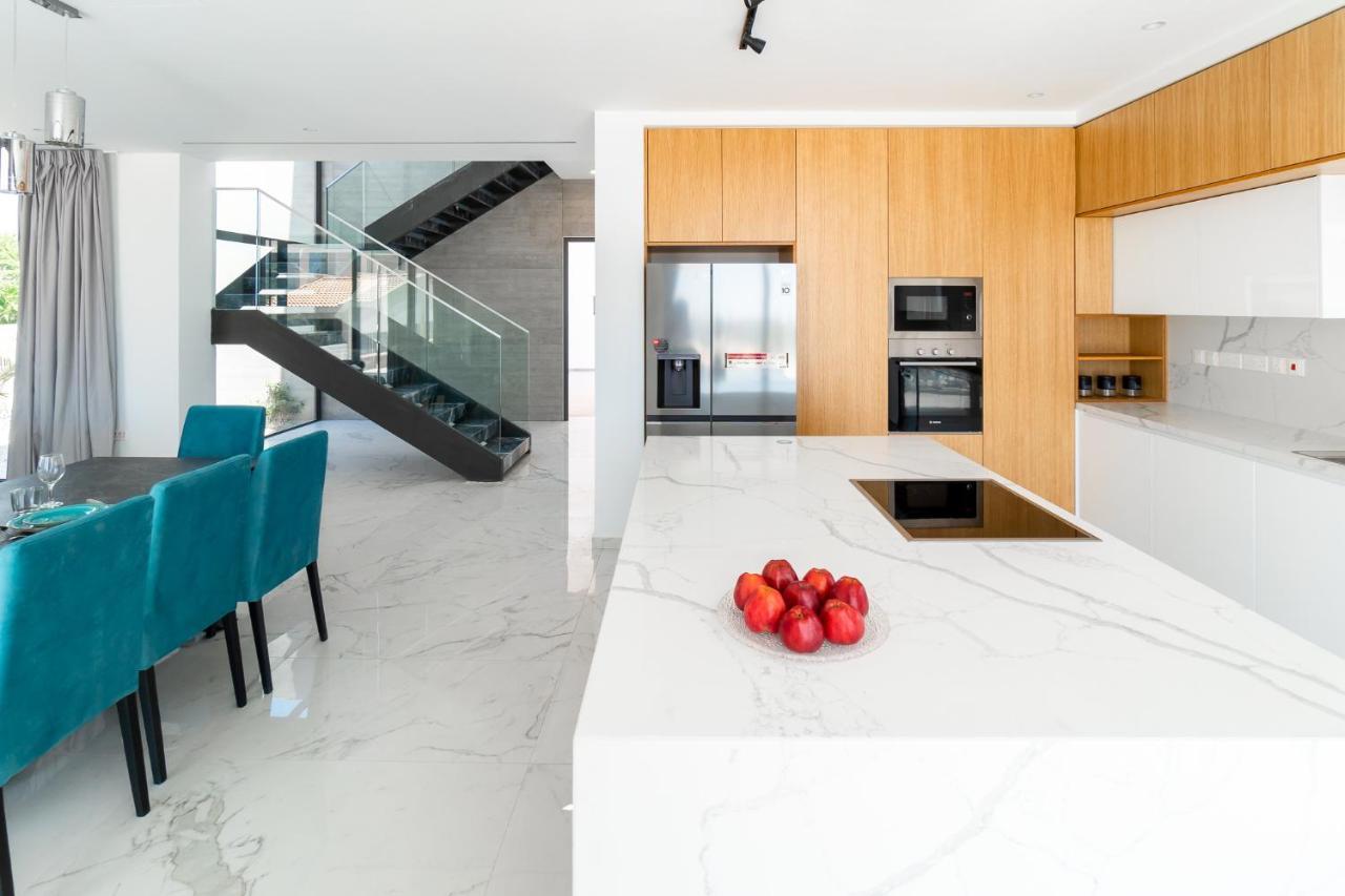 Villa Arsinoe By Ezoria Villas كورال باي المظهر الخارجي الصورة