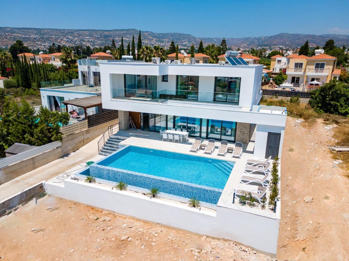 Villa Arsinoe By Ezoria Villas كورال باي المظهر الخارجي الصورة