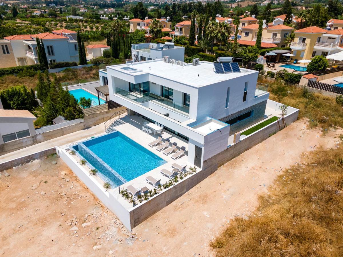 Villa Arsinoe By Ezoria Villas كورال باي المظهر الخارجي الصورة
